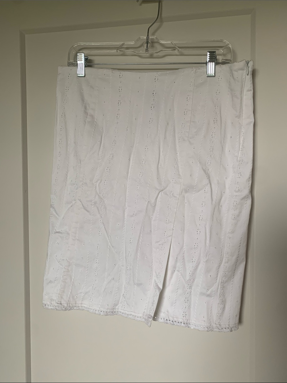 Sport Collection White Cotton Eyelet Pencil Skirt with slit - Picture 1 of 6